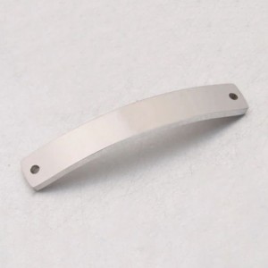 Červený textilní náramek s destičkou 6 x 39 mm