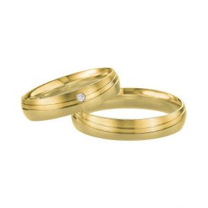Snubní prsteny půlkulaté jemné žluté zlato šíře 4,5 mm s kamínkem