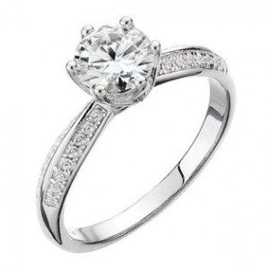 Stříbrný prsten MIA zdobený moissanite