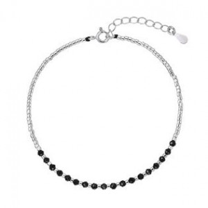 Stříbrný náramek s černými spinely